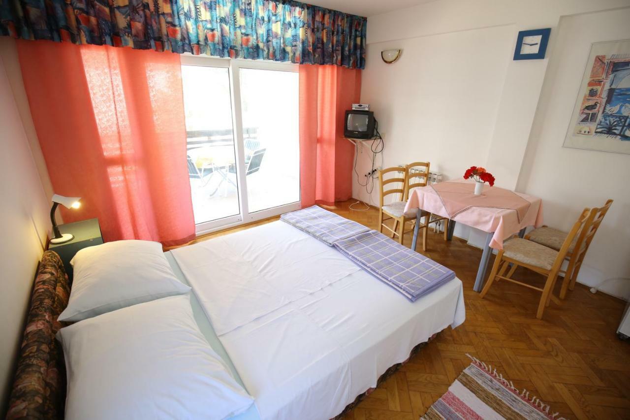 Apartments Paleka Петрчане Экстерьер фото