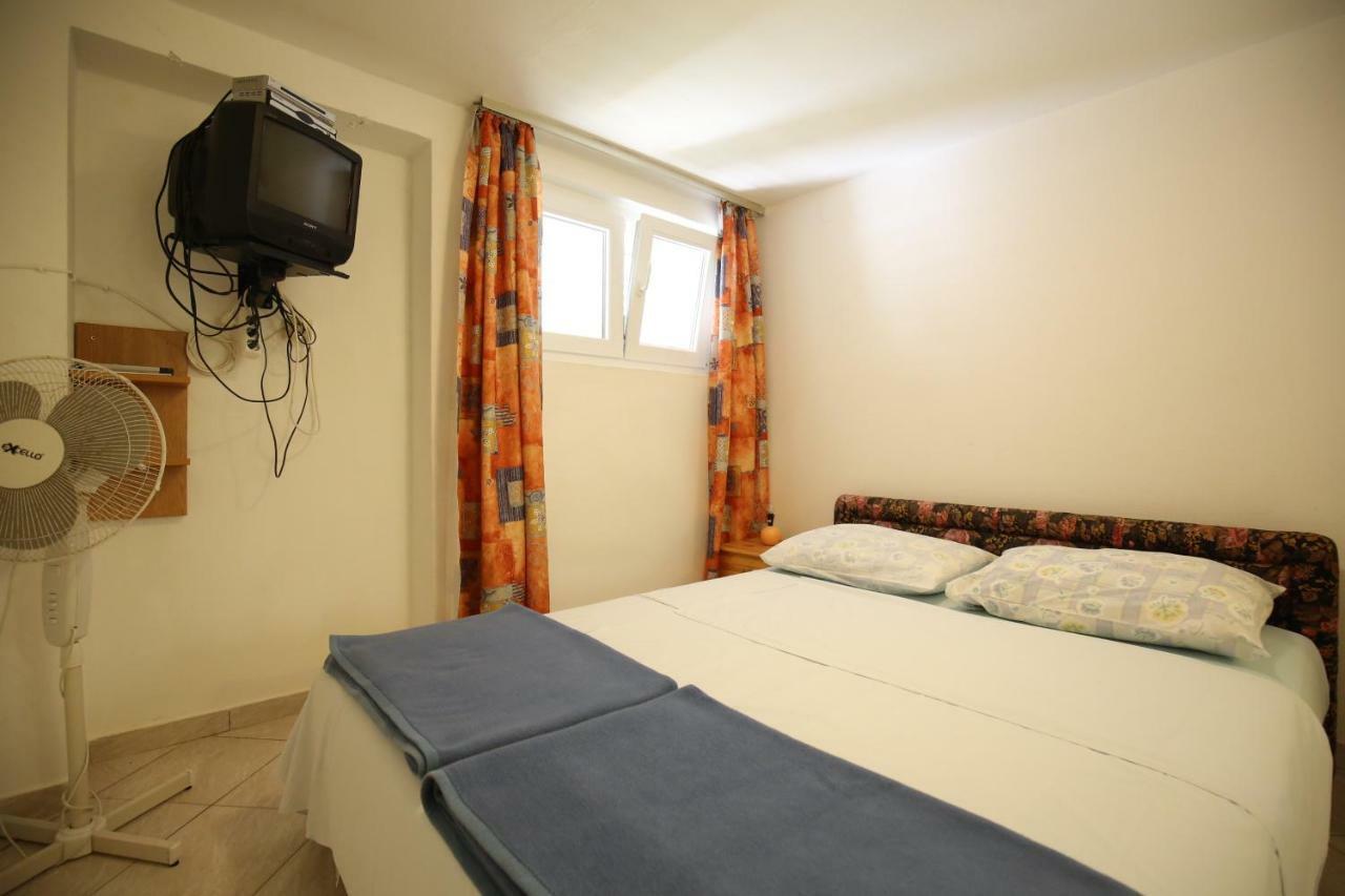 Apartments Paleka Петрчане Экстерьер фото