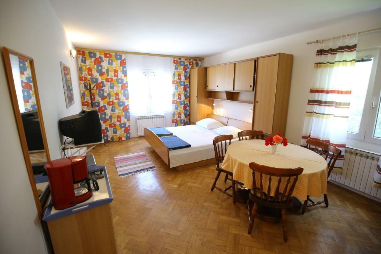 Apartments Paleka Петрчане Экстерьер фото